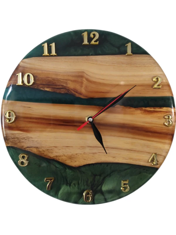 Zegar ścienny z drewna i zielonej żywicy