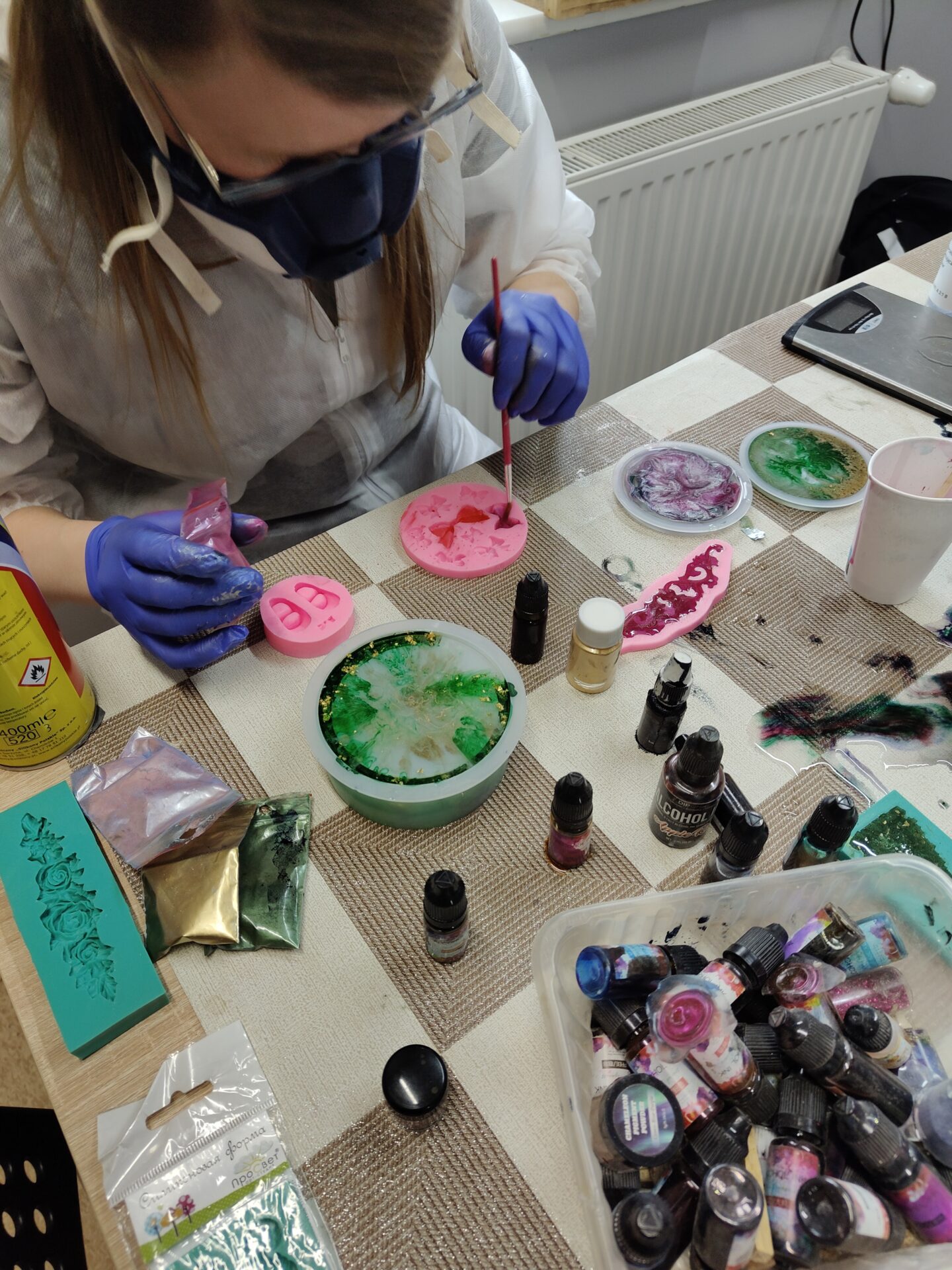 Warsztaty z żywicy – Patera z Żywicy | Kurs stacjonarny 3 Warsztaty z żywicy – Podstawki, Holder