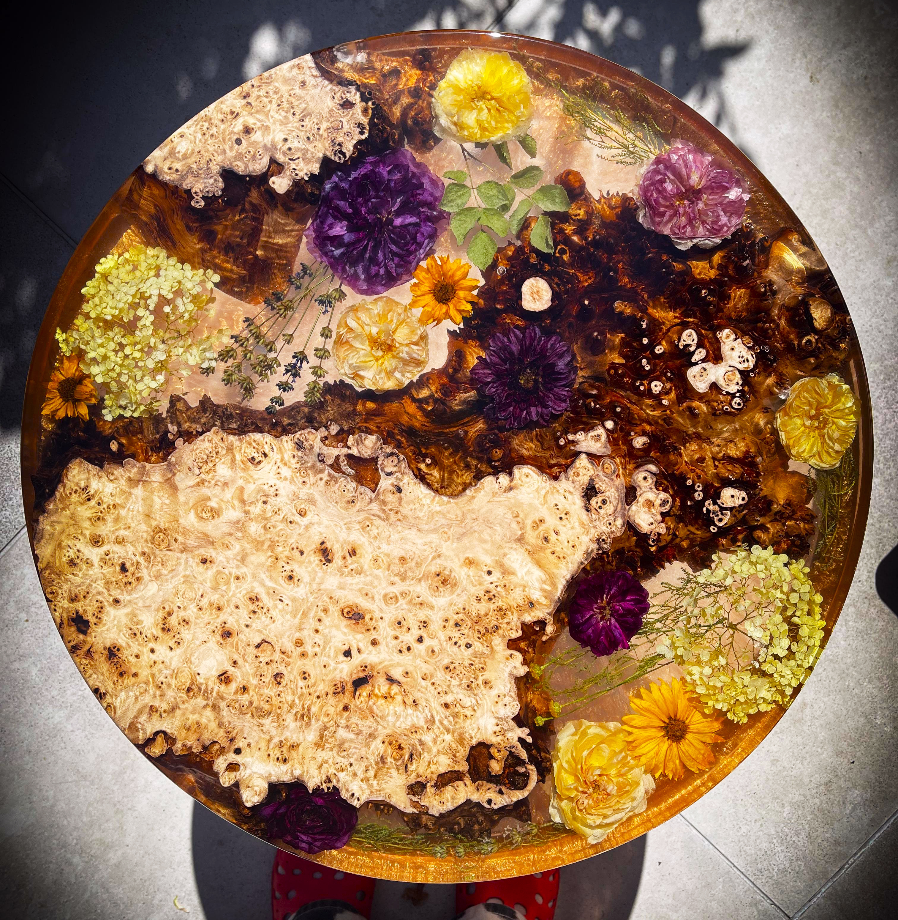 Stolik kawowy z topoli z czeczotą i kwiatami 50 cm 2 Stolik kawowy z topoli z czeczotą i kwiatami 50 cm Blat