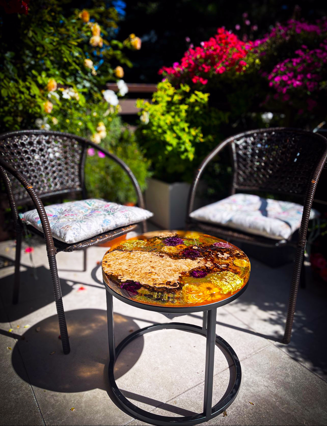 Stolik kawowy z topoli z czeczotą i kwiatami 50 cm 1 Stolik z Topoli z Kwiatami Pomarańczowy