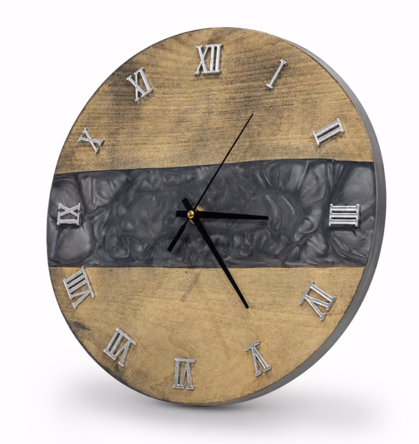 Stoły z żywicy, Stoliki kawowe, Strona główna Madej-handmade 10 Zegar Ścienny „Srebrna Mgła” 30 cm – elegancki prezent na parapetówkę